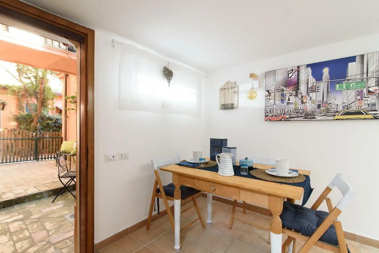 Lovely With Garden In Vatican Museums Trastevere Apartment Rome