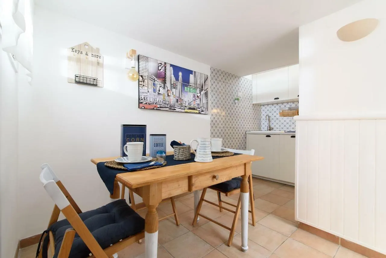 Lovely With Garden In Vatican Museums Trastevere Apartment Rome