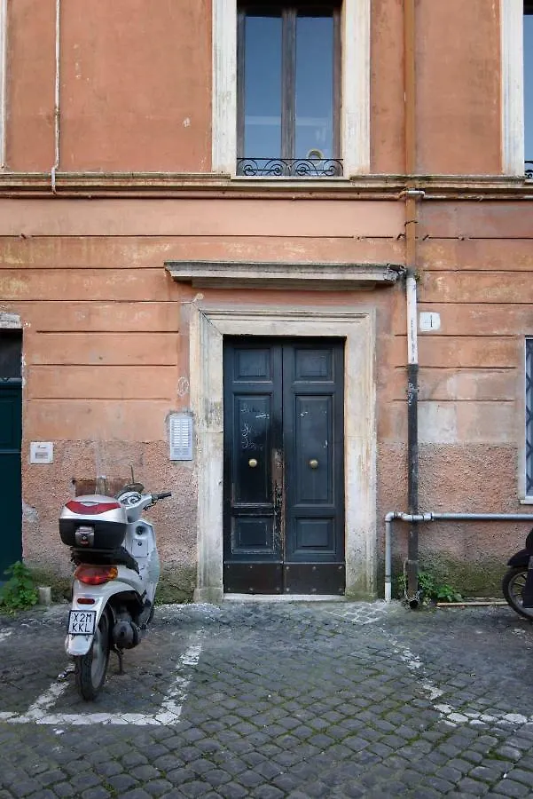 Lovely With Garden In Vatican Museums Trastevere Apartment Rome Italy
